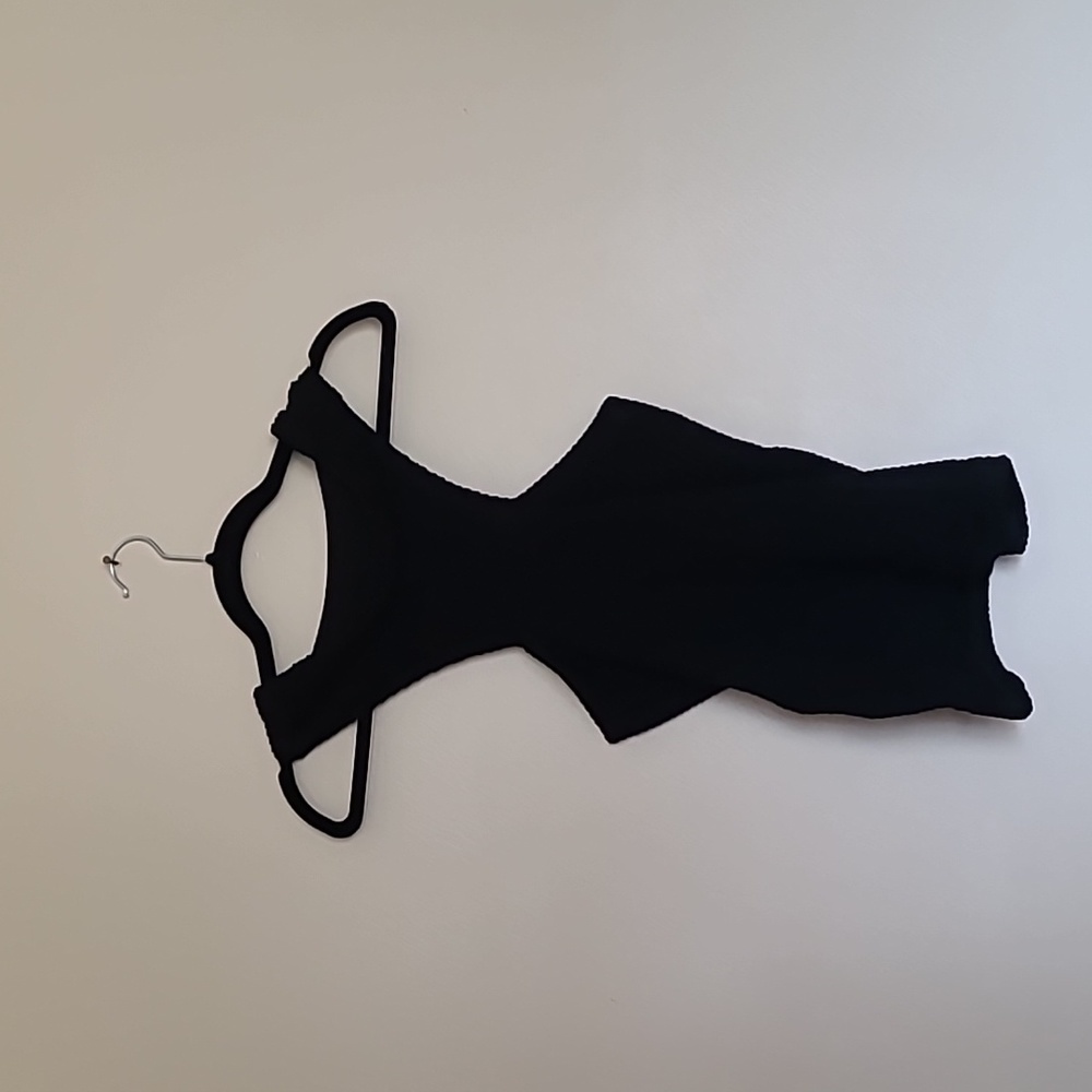 Women's sleevless turtleneck